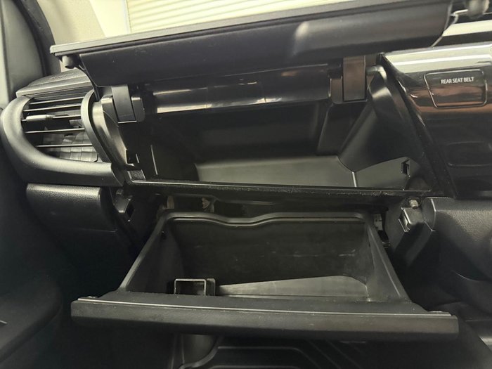 2018 Toyota Hilux Workmate TGN121R 4x2 Glacier White