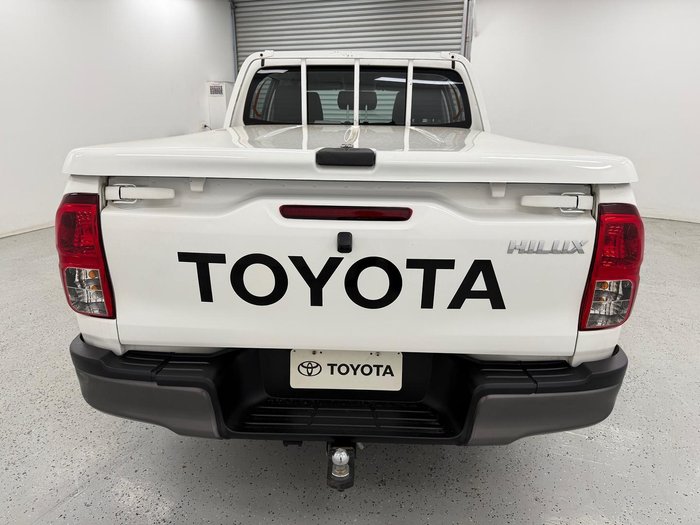2018 Toyota Hilux Workmate TGN121R 4x2 Glacier White