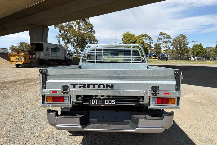 2025 Mitsubishi Triton GLX