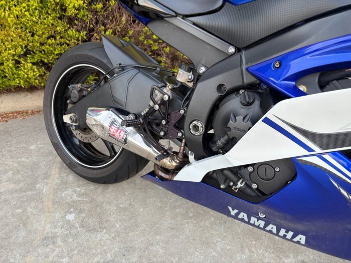2011 Yamaha YZF-R6 Blue / White