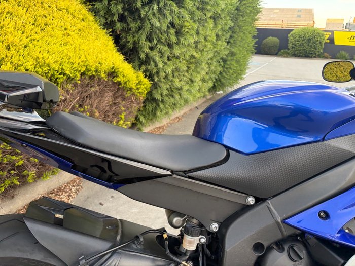 2011 Yamaha YZF-R6 Blue / White