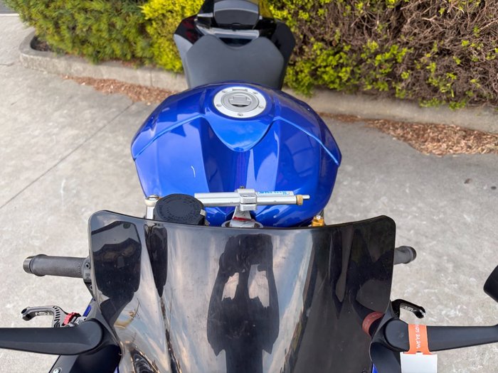 2011 Yamaha YZF-R6 Blue / White