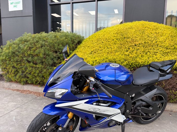 2011 Yamaha YZF-R6 Blue / White