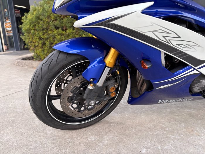 2011 Yamaha YZF-R6 Blue / White
