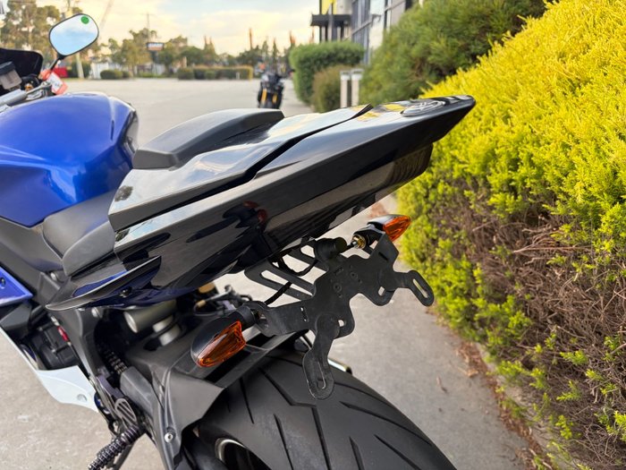 2011 Yamaha YZF-R6 Blue / White