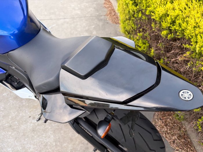 2011 Yamaha YZF-R6 Blue / White