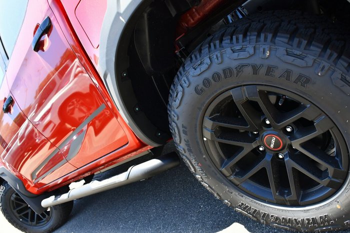 2025 Isuzu D-MAX BLADE