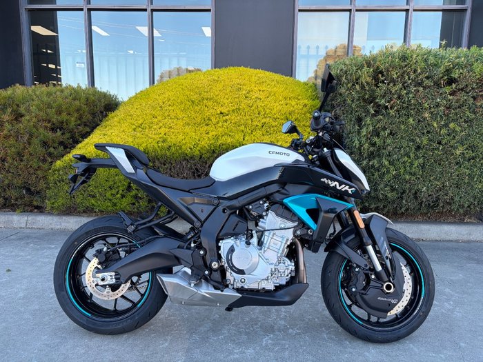 2025 CFMOTO 2025 CF Moto 650CC 675NK ABS Glacier White