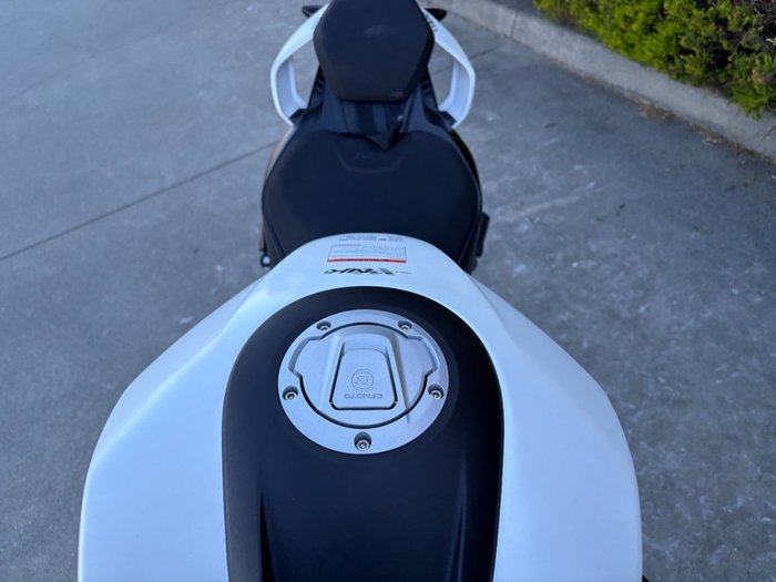 2025 CFMOTO 2025 CF Moto 650CC 675NK ABS Glacier White