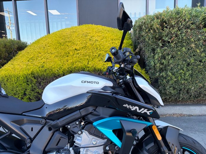 2025 CFMOTO 2025 CF Moto 650CC 675NK ABS Glacier White