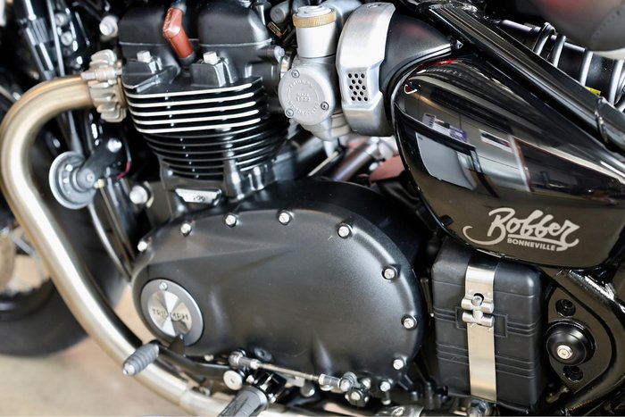 2022 Triumph Bonneville Bobber Bobber Red