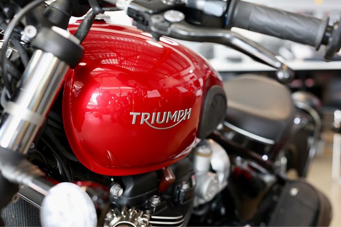 2022 Triumph Bonneville Bobber Bobber Red