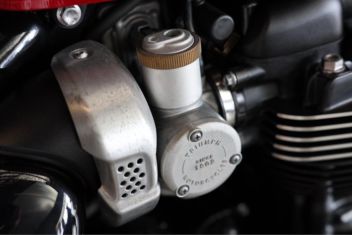 2022 Triumph Bonneville Bobber Bobber Red