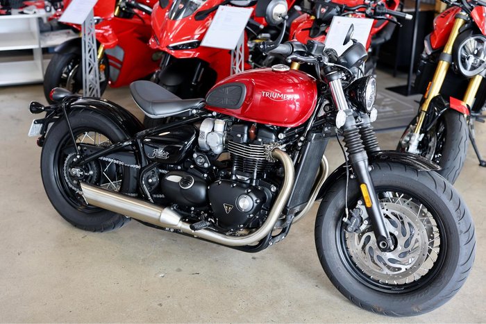 2022 Triumph Bonneville Bobber Bobber Red