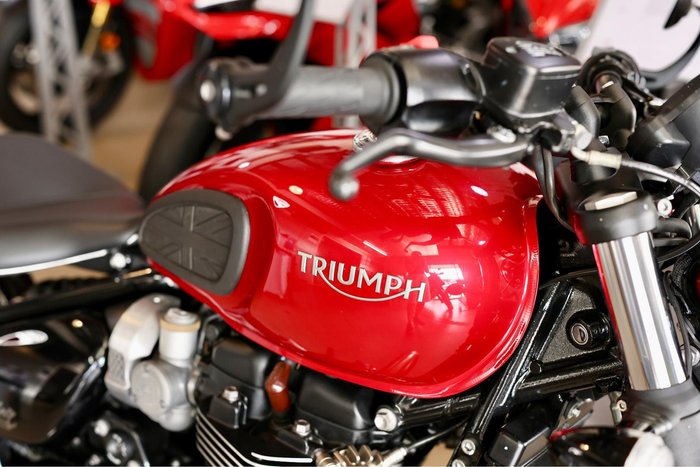 2022 Triumph Bonneville Bobber Bobber Red