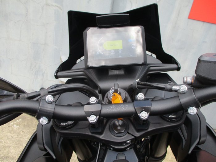 2023 Ktm 890 SMT ORANGE