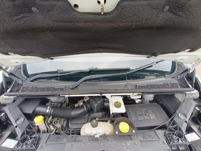 2015 Renault Trafic 66KW X82 Glacier White