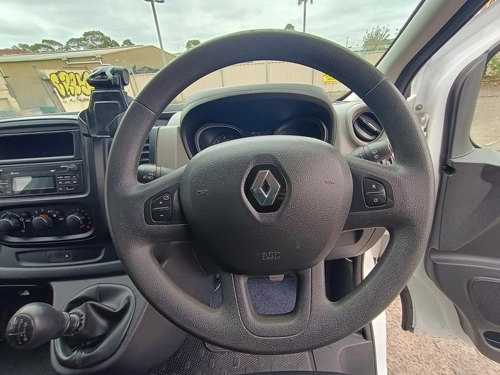 2015 Renault Trafic 66KW X82 Glacier White