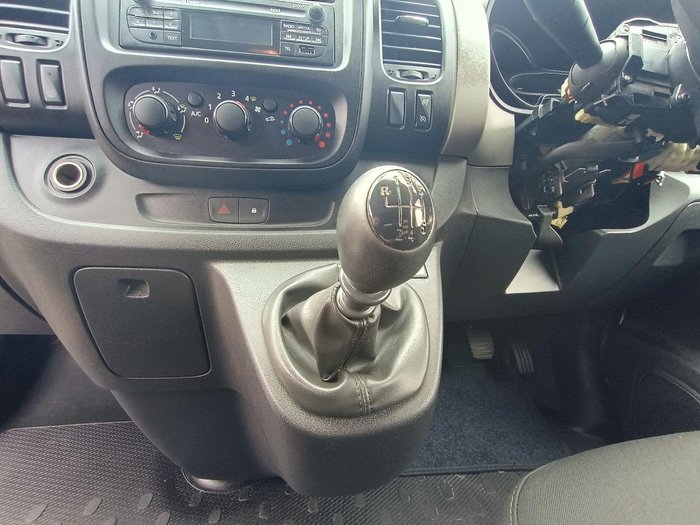 2015 Renault Trafic 66KW X82 Glacier White