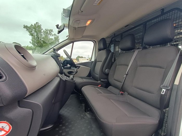 2015 Renault Trafic 66KW X82 Glacier White