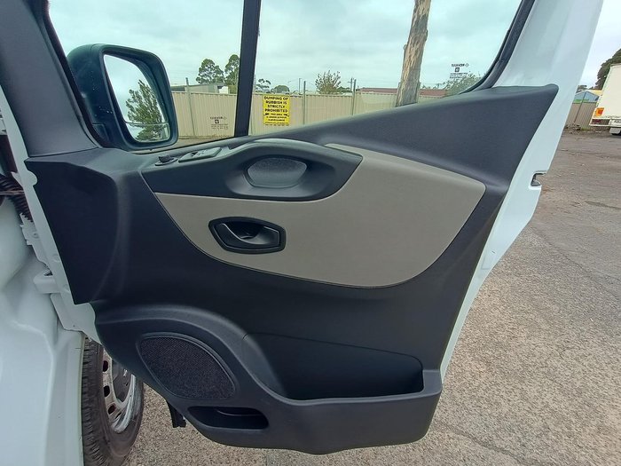 2015 Renault Trafic 66KW X82 Glacier White