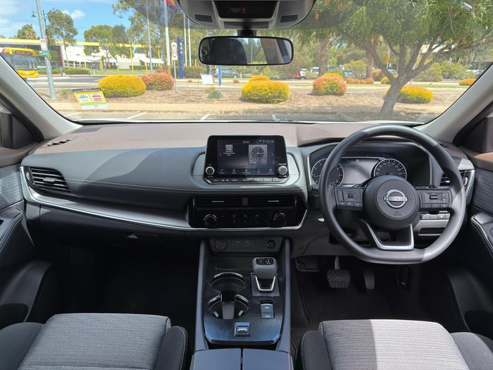 2025 Nissan X-TRAIL ST