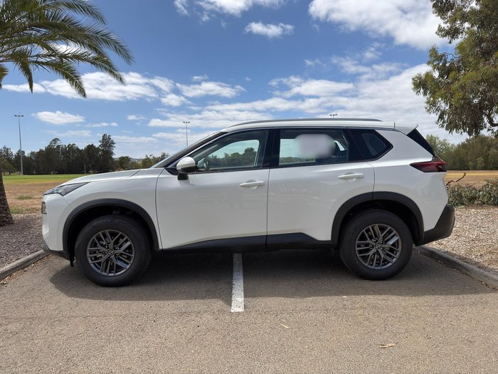 2025 Nissan X-TRAIL ST