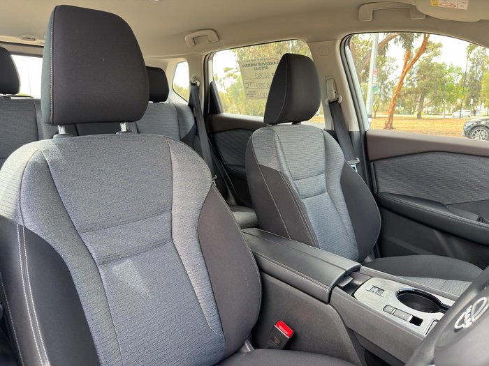 2025 Nissan X-TRAIL ST