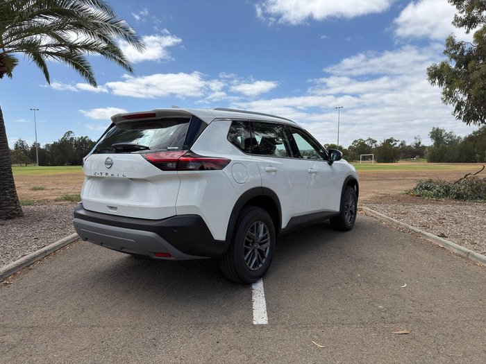 2025 Nissan X-TRAIL ST