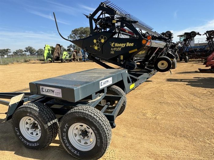 2018 Honey Bee 245 Airflex Front