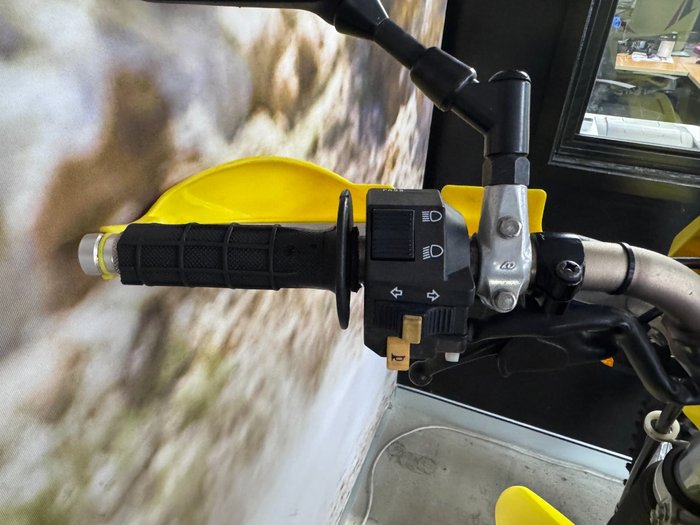 2015 Suzuki DR-Z400E (ELECTRIC) YELLOW