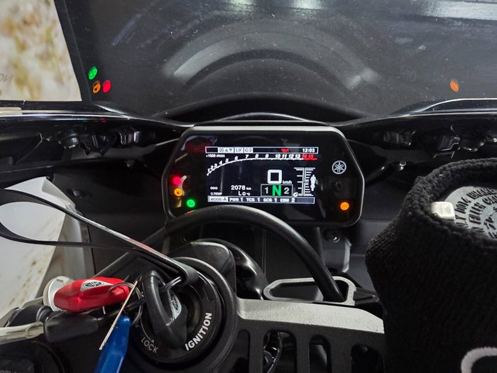 2025 Yamaha YZF-R1 BLACK