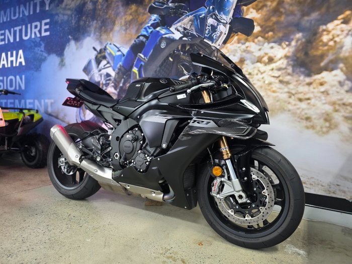 2025 Yamaha YZF-R1 BLACK
