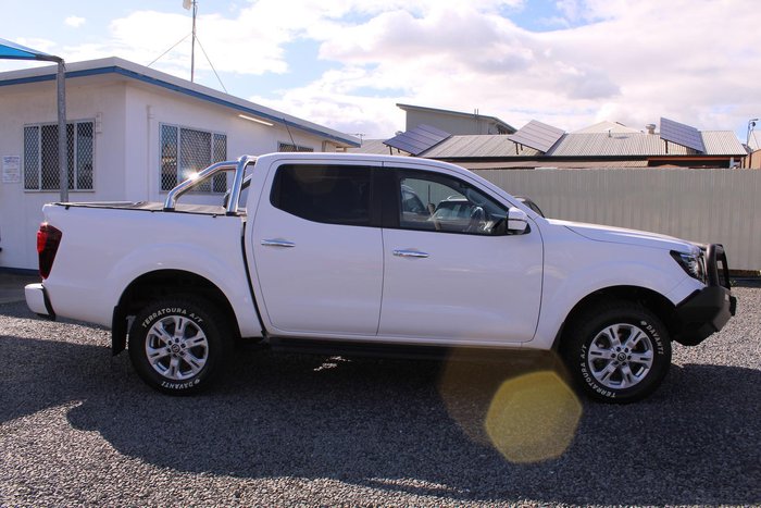 2022 Nissan Navara ST