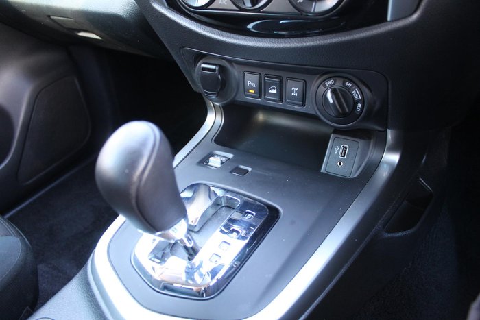 2022 Nissan Navara ST