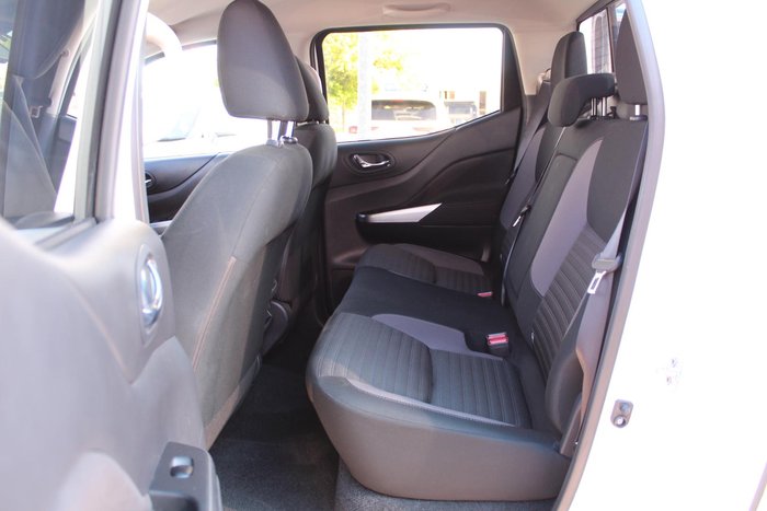 2022 Nissan Navara ST