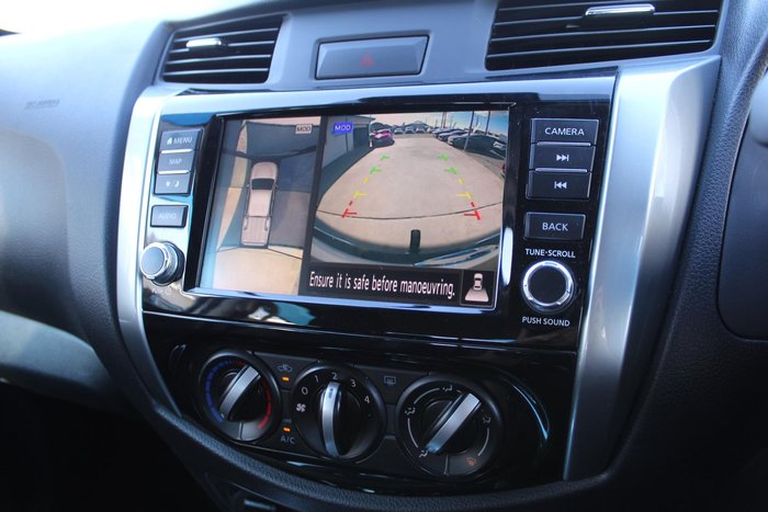 2022 Nissan Navara ST