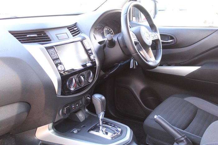 2022 Nissan Navara ST