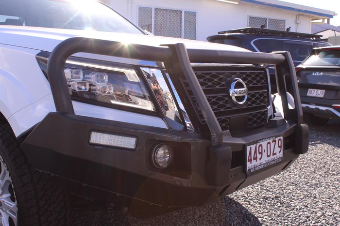 2022 Nissan Navara ST