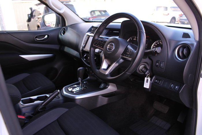 2022 Nissan Navara ST