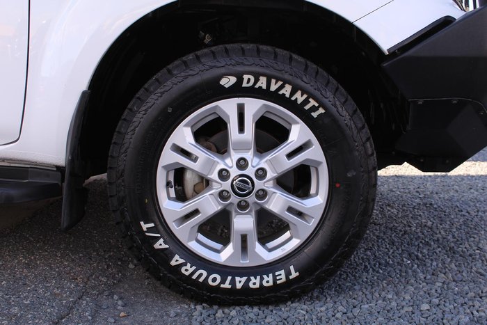 2022 Nissan Navara ST