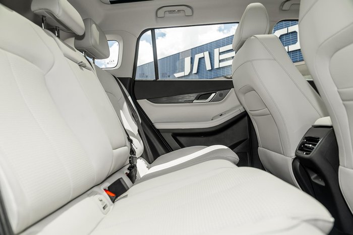 2025 Jaecoo J5 EV Summit