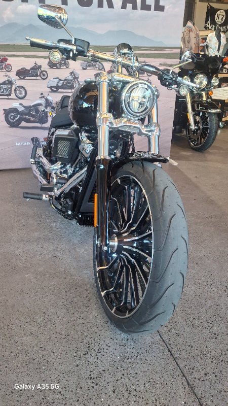 2025 Harley-davidson FXBR BREAKOUT (117) Vivid Black