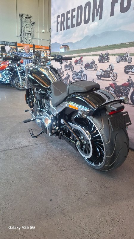 2025 Harley-davidson FXBR BREAKOUT (117) Vivid Black