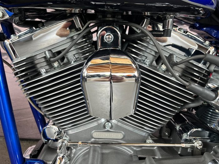 2014 Harley-davidson 2014 HARLEY-DAVIDSON 1800CC FXSBSE CVO BREAKOUT Silver