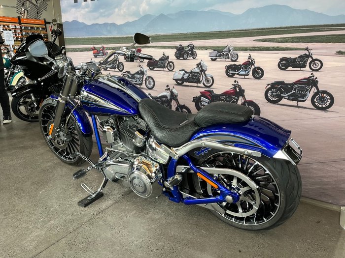 2014 Harley-davidson 2014 HARLEY-DAVIDSON 1800CC FXSBSE CVO BREAKOUT Silver