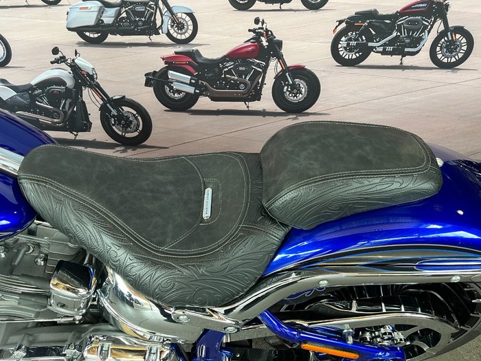 2014 Harley-davidson 2014 HARLEY-DAVIDSON 1800CC FXSBSE CVO BREAKOUT Silver