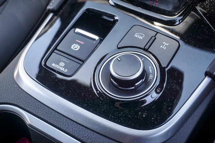 2025 Isuzu MU-X X-TERRAIN