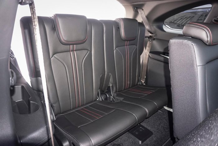 2025 Isuzu MU-X X-TERRAIN