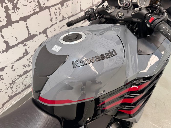 2022 Kawasaki Ninja ZX-14R ABS (ZX1400J) Ninja Grey